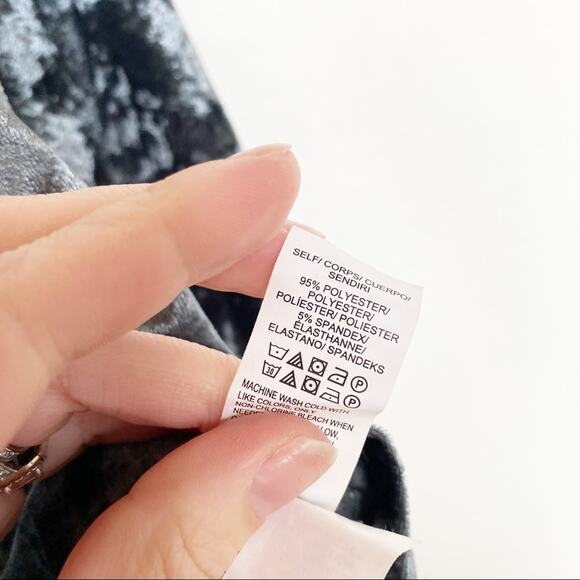 Lucky Brand Velvet Off the Shoulder Top Cool Grey Size Medium - Picture 6 of 8